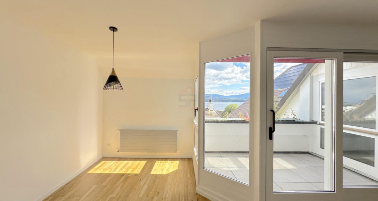 Magnifique Appartement Traversant au Dernier Étage avec Vue sur le Lac à Nyon image 6