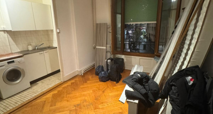 Appartement  2,5 pièces situé à la Servette. image 3