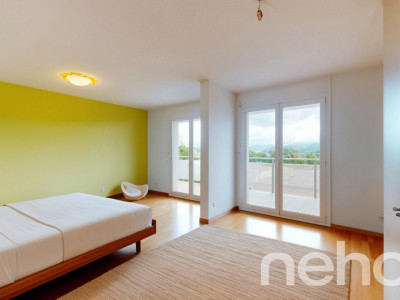 Helle 3.5 - 4.5 Zimmer Wohnung mit grossem Balkon und Panoramaaussicht image 1