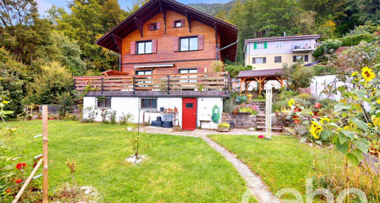 Chalet dexception avec vue panoramique sur le lac et les Alpes image 1