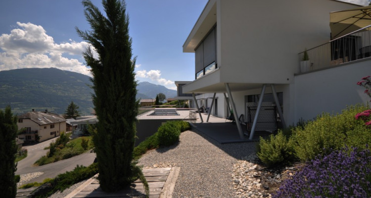 Villa de luxe jumelée par les garages avec piscine à Grimisuat. image 3
