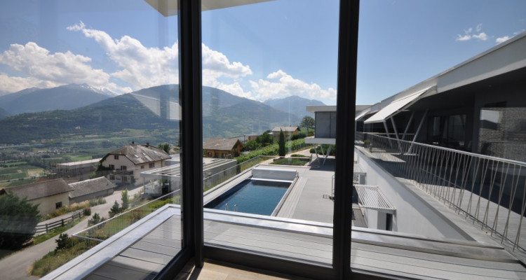 Villa de luxe jumelée par les garages avec piscine à Grimisuat. image 4