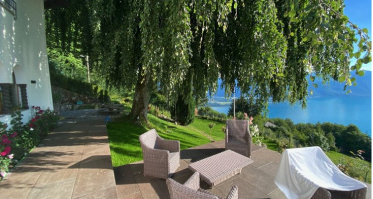 Stunning Property with Breathtaking Panoramic Views of Lake Geneva and the Alp image 9