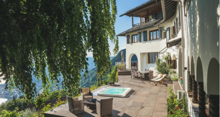 Stunning Property with Breathtaking Panoramic Views of Lake Geneva and the Alp image 2