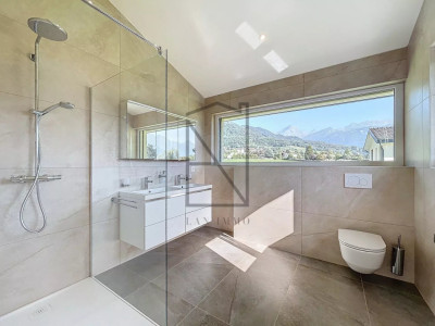 5.5-room family villa with mountain view image 1