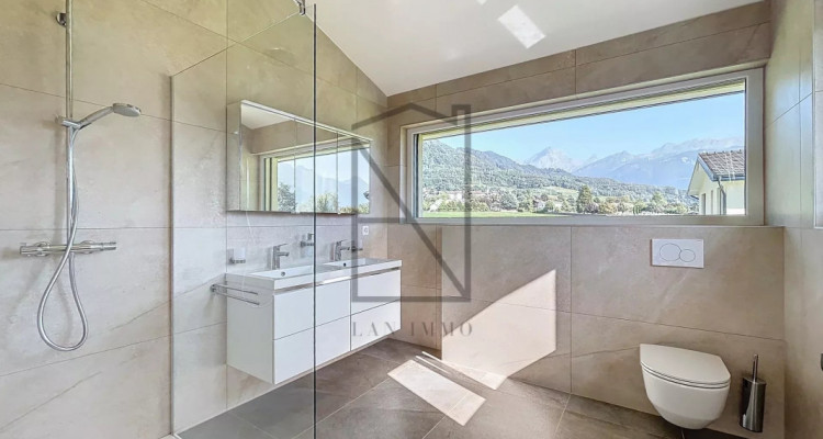 5.5-room family villa with mountain view image 1