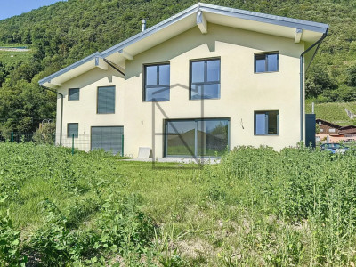 5.5-room family villa with mountain view image 1