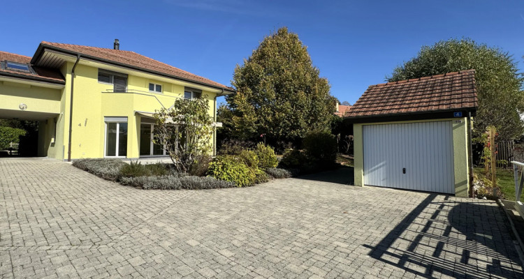 Lausanne / Le Mont – Magnifique Villa de 7.5 pièces avec jardin, étang et garage image 1