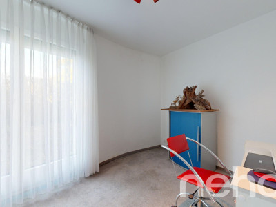 Einfamilienhaus mit ausgefallener Architektur und traumhaftem Ausblick image 7