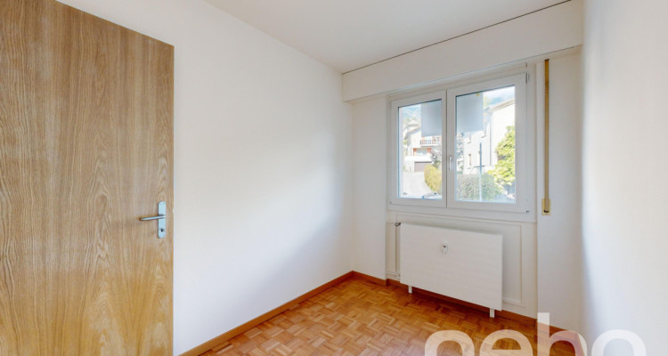 Bel Appartement Rénové à Sierre image 11