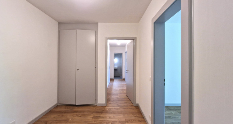 Fully renovatedin 2024,  5 room apartment  in Collonge-Bellerive  image 4