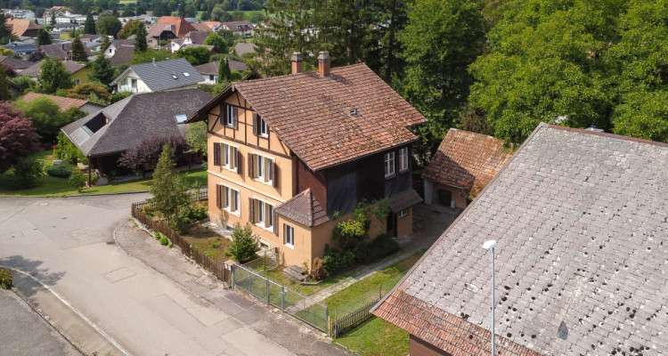 Charmantes Zweifamilienhaus mit viel Raum zur Entfaltung image 1