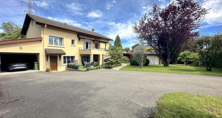 Maison avec Jardin, Terrasse et Espace de Vie Extérieur image 1