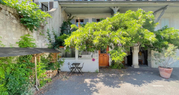 Charmante maison de village comprenant deux appartements indépendants image 1