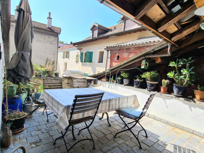 Maison de village au centre de Carouge image 1