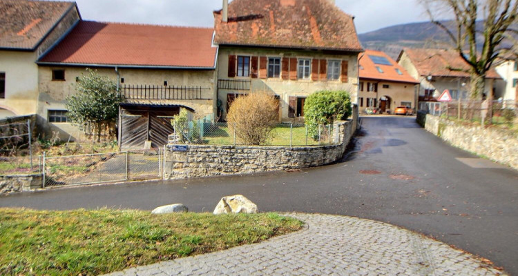 GRAND POTENTIEL pour cette magnifique ferme à rénover en viager semi occupé sans rente image 1