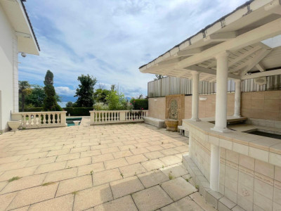 Splendide maison mitoyenne avec piscine et vue lac image 1