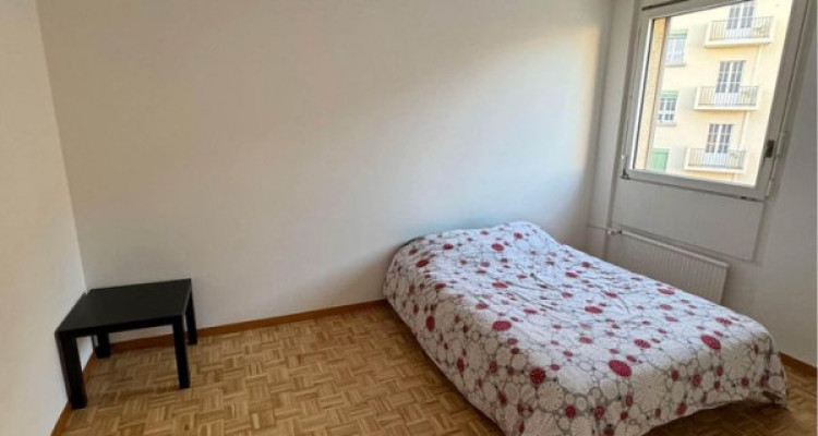 Appartement de 3 pièces au 5ème étage localiser à Genève 1205 image 2