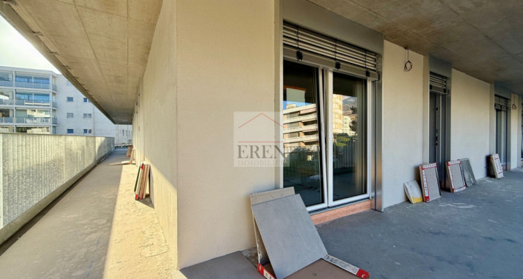 Appartement 2,5 pièces neuf avec balcon de 32 m2 image 2