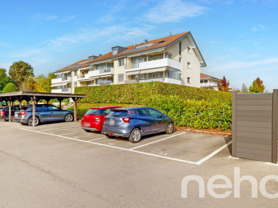 Appartement de standing au dernier étage avec vue lac image 1