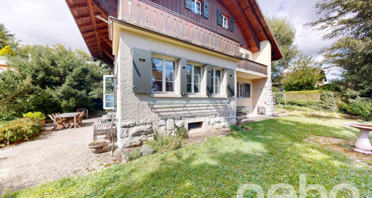 Magnifique maison pleine de charme, avec un vaste jardin et une vue! image 3