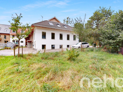 Helles und modernes Eckreihenhaus mit Gartenoase in Stallikon image 1