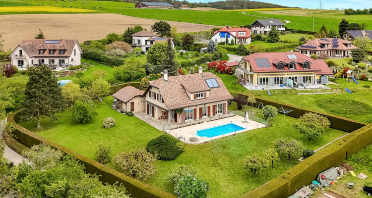 Belle villa Vaudoise de 7.5 pièces avec piscine, vue sur le lac et les Alpes image 1