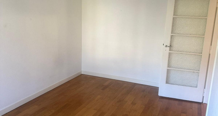 Appartement de 3 pièces au 3ème étage localiser à Genève 1203 image 1