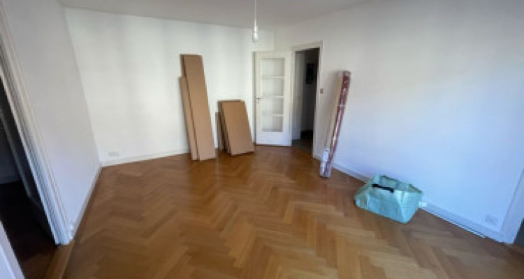 Appartement de 3 pièces au 3ème étage localiser à Genève 1205 image 3