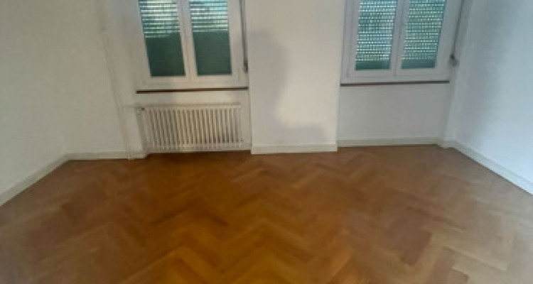 Appartement de 3 pièces au 3ème étage localiser à Genève 1205 image 2