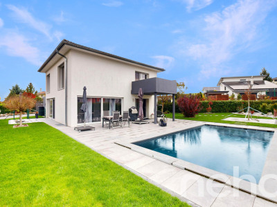 Maison moderne et lumineuse avec piscine, cadre paisible garanti image 1