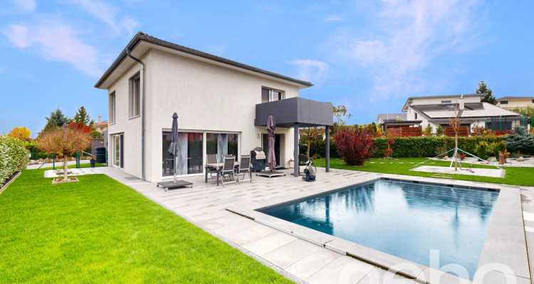 Maison moderne et lumineuse avec piscine, cadre paisible garanti image 2