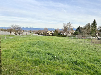 Maison mitoyenne entièrement à rénover avec vue dégagée image 1