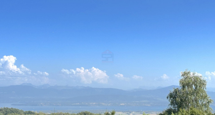 Authentique Maison Vaudoise avec Vue dégagée sur les Alpes et le lac image 2