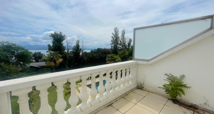 Splendide maison mitoyenne avec piscine et vue lac image 7