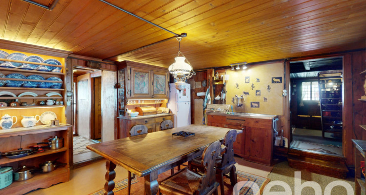 Exclusif: Authentique vieux chalet dalpage image 1