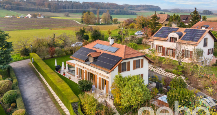 Splendide maison individuelle avec double garage et jacuzzi! image 1