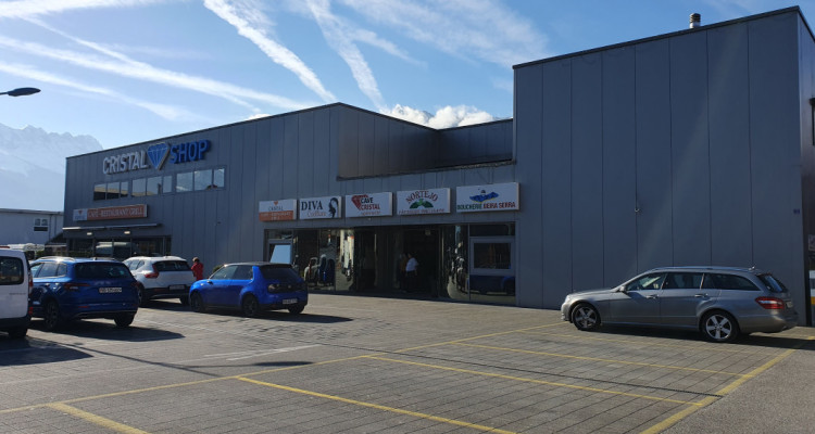 A vendre, halle industrielle et commerciale de 1’400 m2  image 2