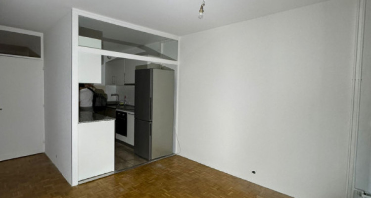 Appartement de 3 pièces rénover au 1ère étage localiser à Meyrin 1217 image 3