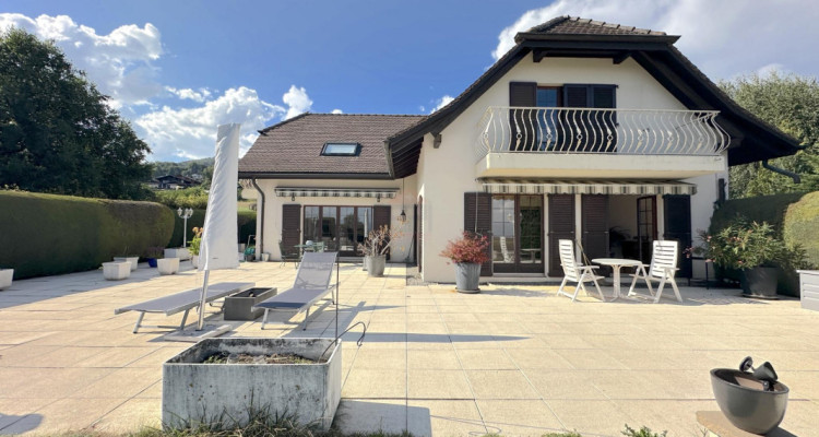 Authentique Maison Vaudoise avec Vue dégagée sur les Alpes et le lac image 3