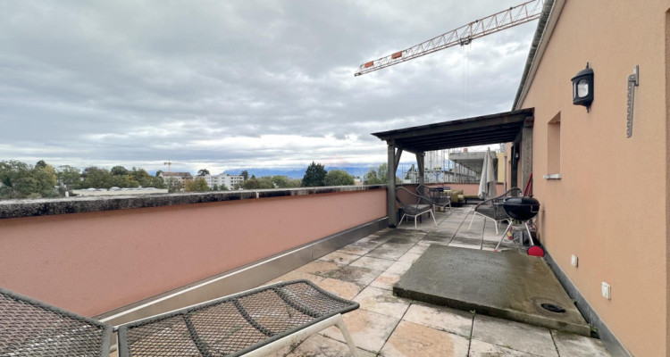 Appartement de 5.5 pièces avec terrasse de 44m2 et vue dégagée image 1