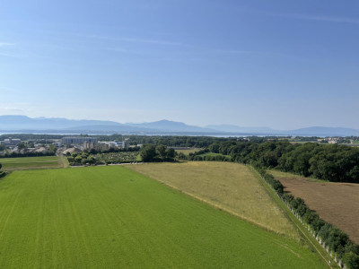 Appartement de 4.5 pièces avec balcon, vue imprenable sur le lac et les montagnes image 1