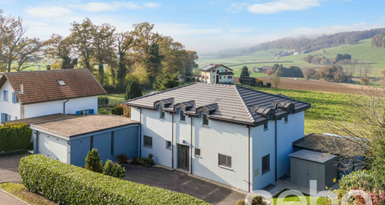 Villa darchitecte contemporaine avec spa et vue panoramique ! image 7