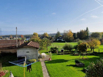 AVEC JARDIN AU CALME + VUE SUR LAC ET ALPES image 1