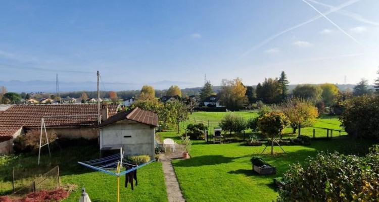 AVEC JARDIN AU CALME + VUE SUR LAC ET ALPES image 1