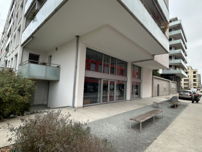 Surface commerciale moderne de 156 m² - Investissement de qualité ! image 1