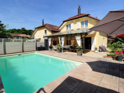 Très charmante villa avec piscine image 1