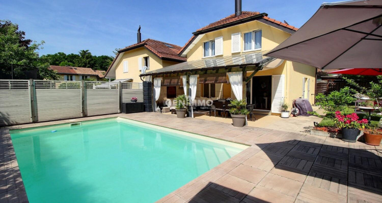 Très charmante villa avec piscine image 1