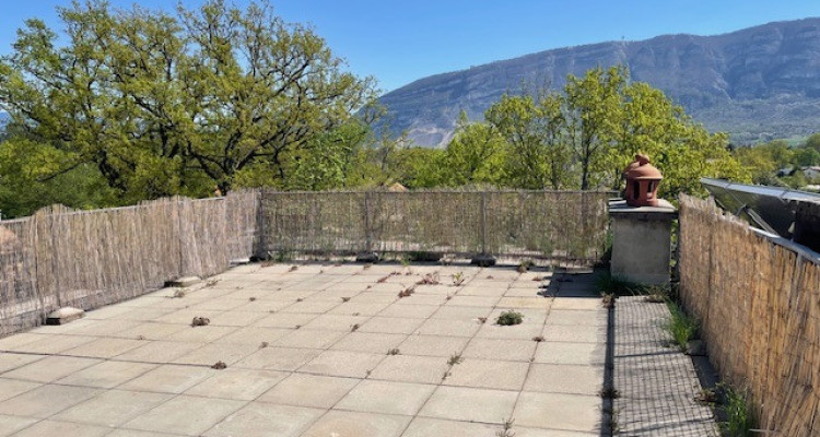 Beau Duplex terrasse en attique dans maison de Maitre image 8