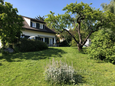 Chambre spacieuse à louer dans belle villa au cœur de Gland image 1